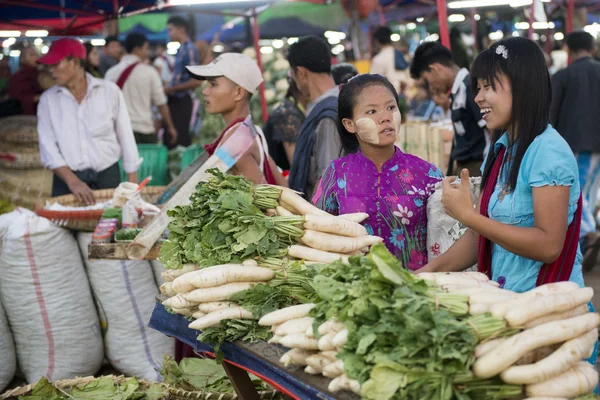 Vegetable and fruit market — Stock Photo, Image