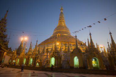 Ünlü Shwedagon Selami Pagoda