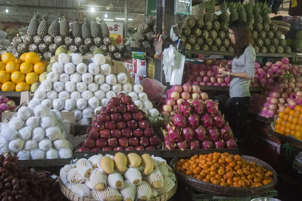 ASIA MYANMAR YANGON MARKET FRUTTA ALIMENTARE — Foto Stock