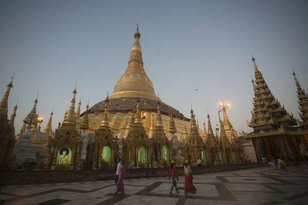 ASIA MYANMAR YANGON SHWEDAGON PAGODA — kuvapankkivalokuva