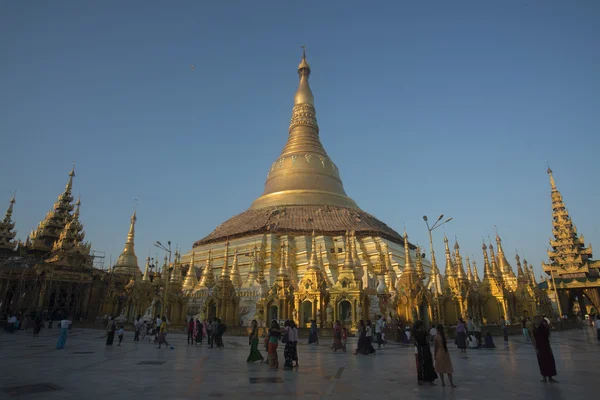 Híres Shwedagon Paya Pagoda — Stock Fotó