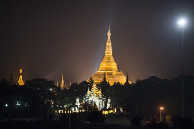Ünlü Shwedagon Selami Pagoda