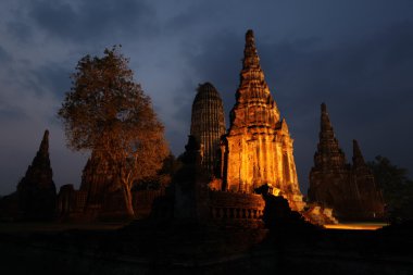 Geceleri antik Budist tapınağı