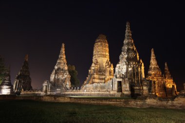 Geceleri antik Budist tapınağı