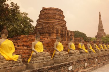 Buda taş heykellerin antik tapınak