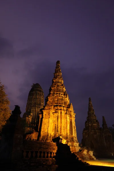 Geceleri antik Budist tapınağı — Stok fotoğraf