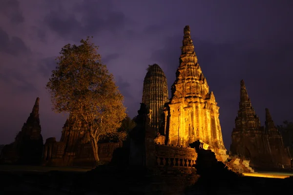 Αρχαία βουδιστικό ναό τη νύχτα — Φωτογραφία Αρχείου