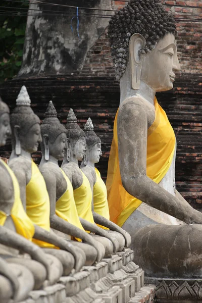 Estátuas de pedra de Buda no templo antigo — Fotografia de Stock