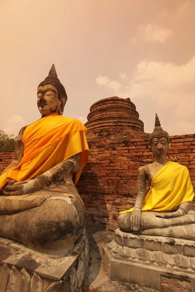 Buddha stone statues in ancient temple — Stock Photo, Image