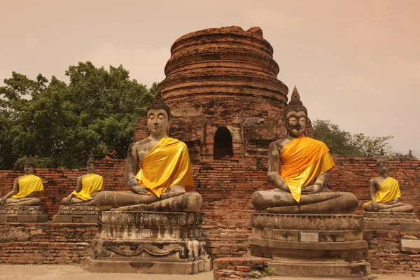 Buddha stone statues in ancient temple — Stock Photo, Image