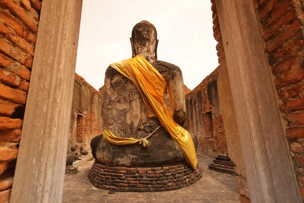 Estátua de Buda de pedra antiga — Fotografia de Stock