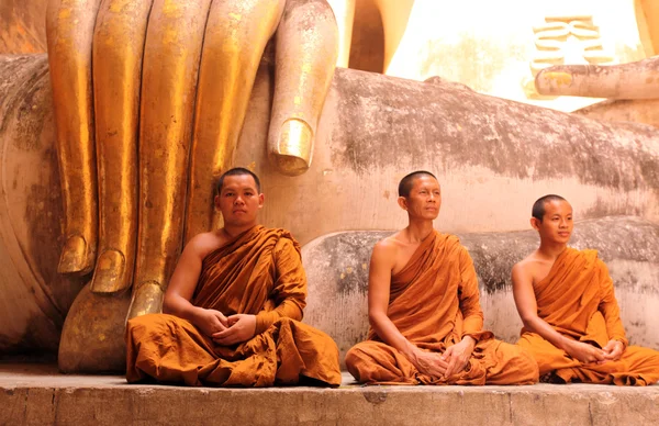 Monks in Wat Si Chum Temple — Stock Photo, Image