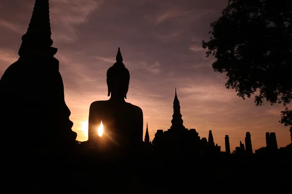 Statua buddha al tramonto — Foto Stock