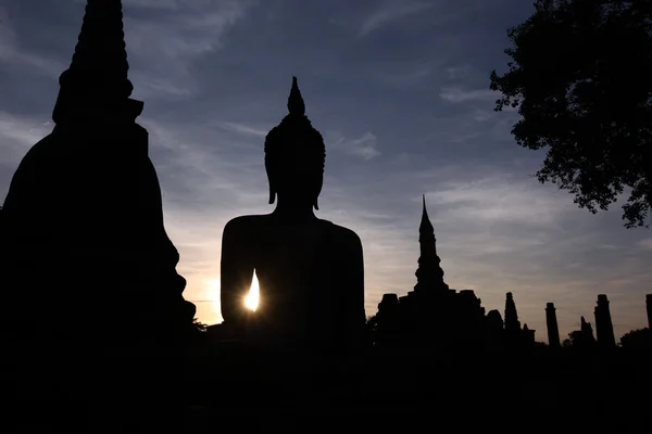 Statua buddha al tramonto — Foto Stock