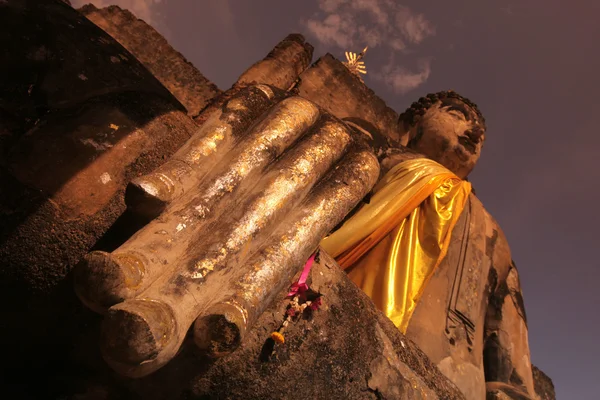 Estátua de Buda de pedra gigante — Fotografia de Stock