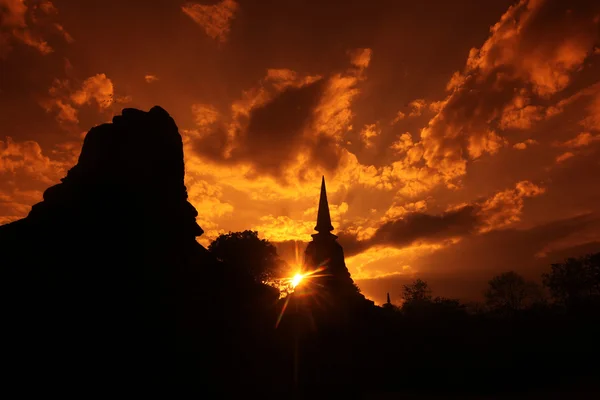 Wat Chang Lom al atardecer —  Fotos de Stock