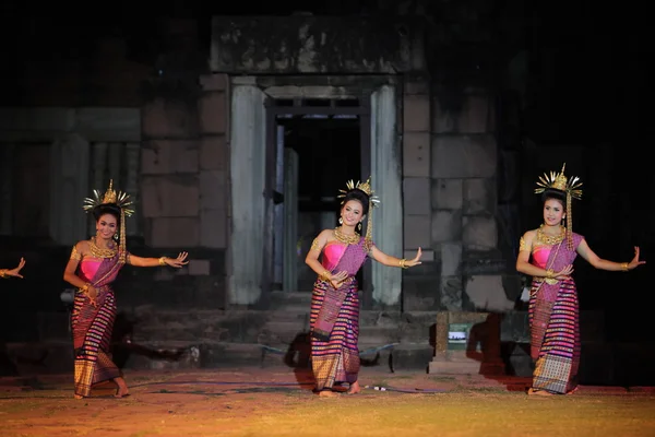 Dança tradicional na cidade de Phimai — Fotografia de Stock