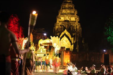 Phimai Khmer tapınakta Phimai şehir