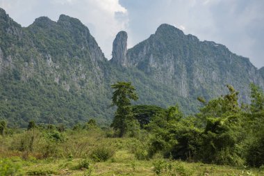 Tayland, Sa Kaeo, 12 Kasım 2025 - Tayland 'ın Sa Kaeo ilindeki Khao Siwa Su Mağarası' nda kayalık ve kayalık peyzajı.