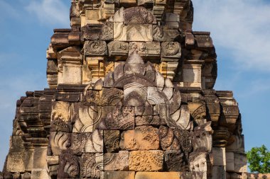 Tayland 'ın Sa Kaeo ilindeki Prasat Sdok Kok Thom Tapınağı kalıntıları. Tayland, Sa Kaeo, Kasım, 13, 2025
