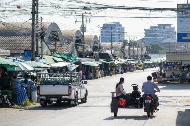 Tayland, Sa Kaeo, Kasım 14, 2025 - Tayland 'ın Sa Kaeo ilindeki Aranyaprathet şehrindeki Ban Khlong Luek Sınır Pazarı.