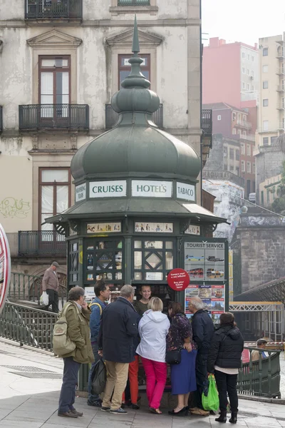 Παλιά περίπτερο κατάστημα στο Πόρτο — Φωτογραφία Αρχείου