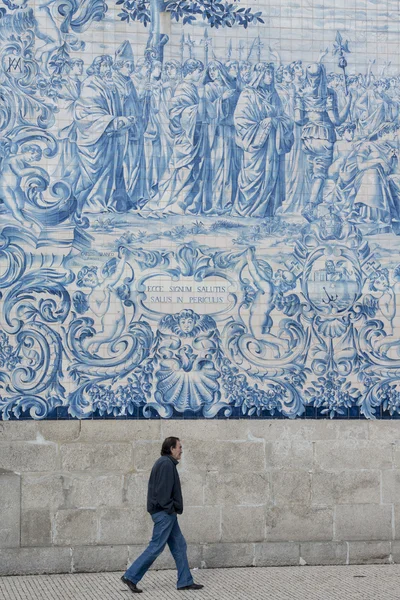 Ručně malovaná dlaždice azulejo v portu — Stock fotografie