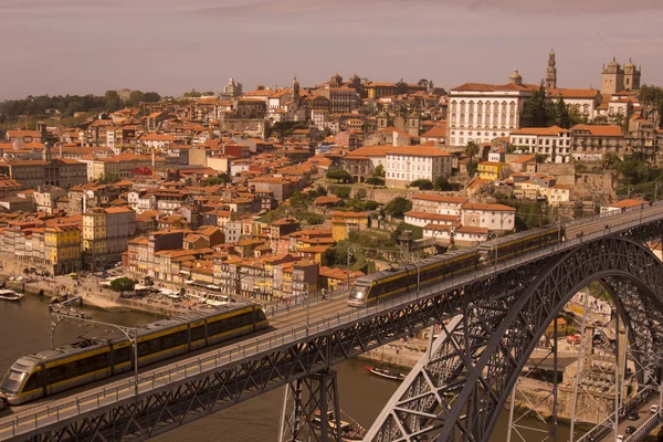 El casco antiguo en el río Duero — Foto de Stock