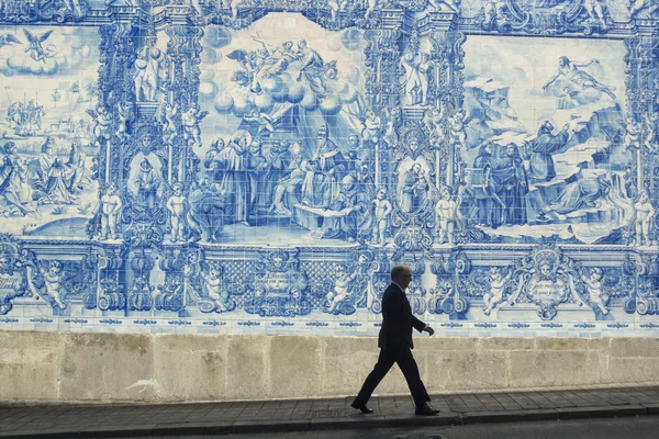 Azulejo pintado a mano en Oporto —  Fotos de Stock