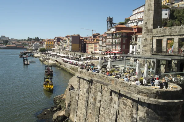 Aan het water van de rivier Douro in Porto — Stockfoto