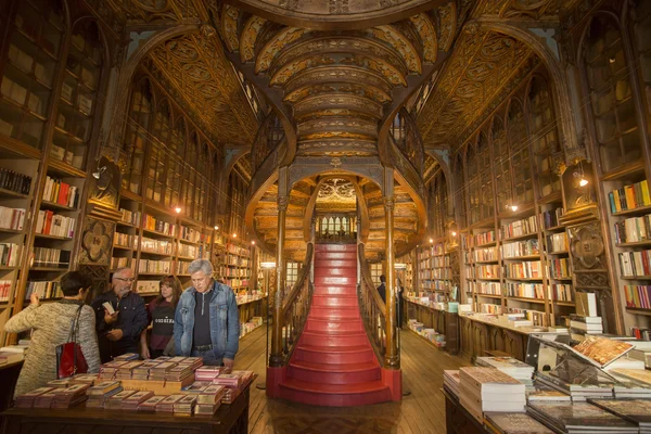 EUROPE PORTUGAL PORTO RIBEIRA LIVRARIA LELLO — стокове фото