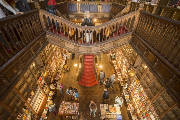 Книжкова крамниця Livraria Lello — стокове фото