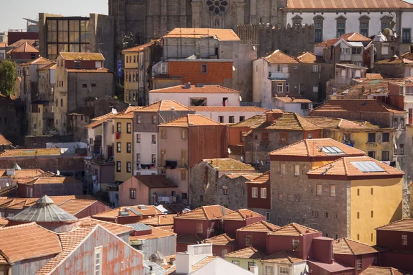 Casco antiguo de Ribeira en el centro de la ciudad de Oporto — Foto de Stock