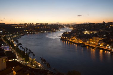 Ismarlayarak Douro nehrinin