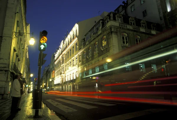 Rua noturna de Lisboa — Fotografia de Stock