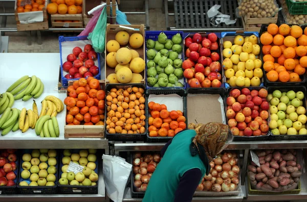 People at the Mercado da ribeira — Stock Photo, Image