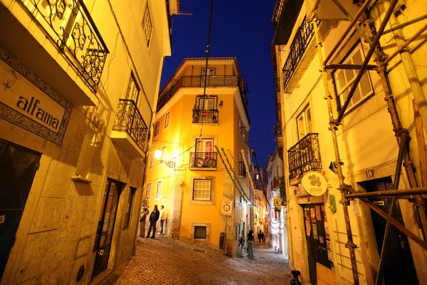 Cidade velha de Alfama, no centro de Lisboa — Fotografia de Stock