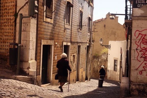 Casco antiguo de Alfama en el centro de Lisboa —  Fotos de Stock