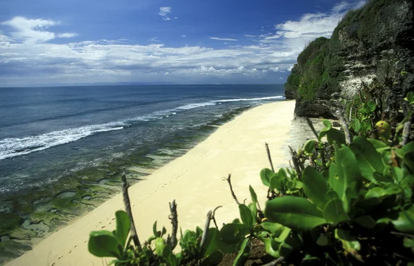 Pintoresca playa cerca de la isla Bali — Foto de Stock