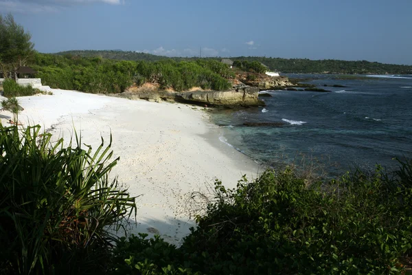 Pintoresca playa cerca de la isla Bali — Foto de Stock