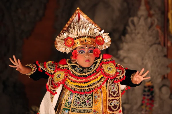 Traditioneller Bali-Tanz in der Stadt Ubud — Stockfoto