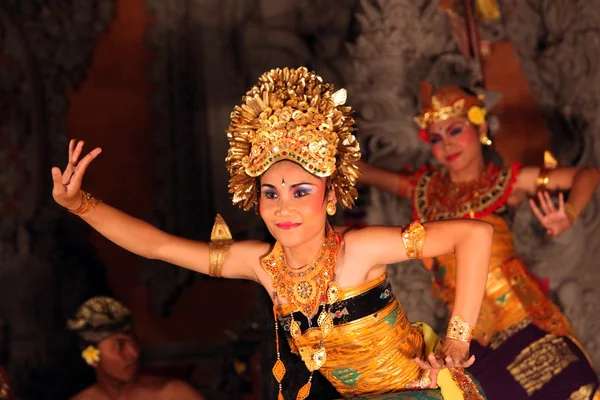 Geleneksel Bali Ubud town dansında — Stok fotoğraf