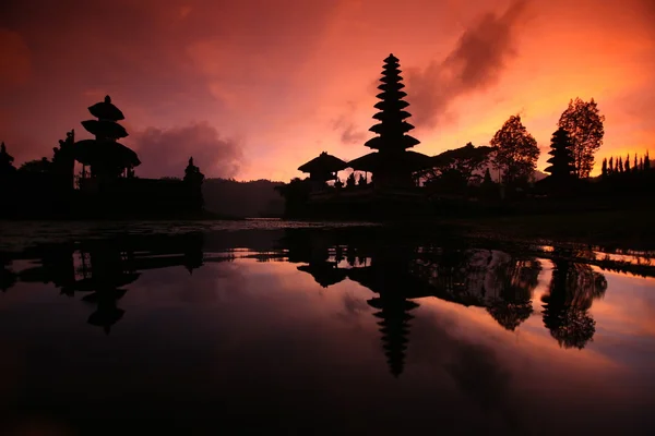 ASIA INDONESIA BALI LAKE BRATAN PURA ULUN DANU TEMPLE — Stock Photo, Image