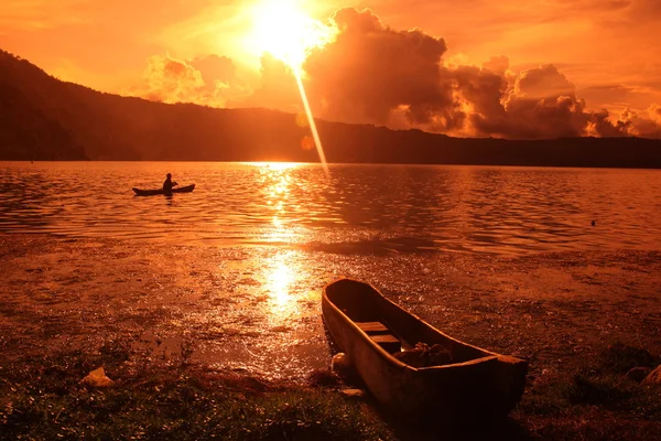 Пейзаж на озере Батур — стоковое фото