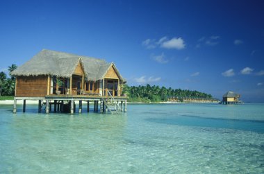 Bungalows adlı ada deniz manzarası