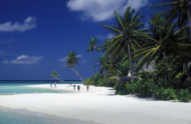 İnsanlar plajı ile deniz manzarası