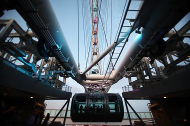 Dönme Singapur Nehri üzerinden görüntülemek