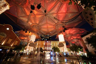Clarke Quay adlı Singapur Nehri