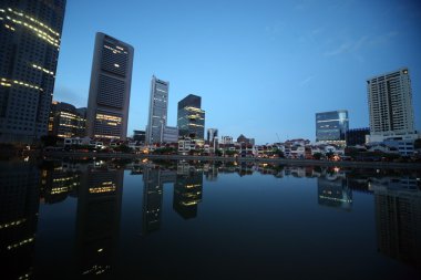 Gökdelenler Singapur Nehri üzerinde