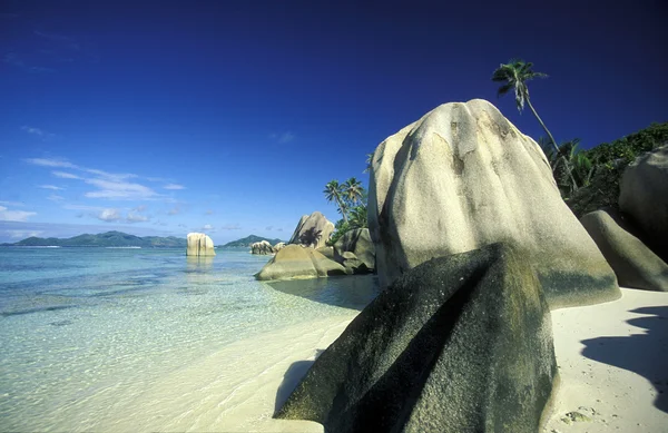 Spiaggia sulla costa dell'isola Mahe — Foto Stock